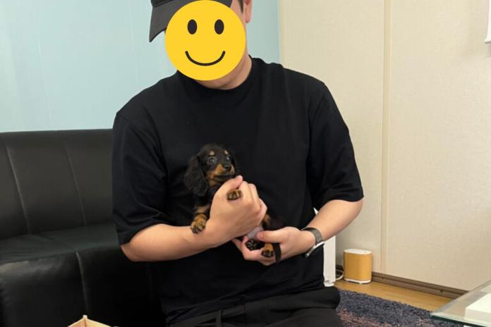 お迎え当日A様にだっこされるカニンヘン