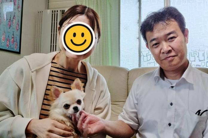 お迎え当日のT様・こむ君(左)と野澤ブリーダー(右) お迎え当日のT様・こむ君(左)と野澤ブリーダー(右)